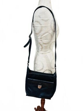 Perry Ellis Black Leather Crossbody Bag w Front Flap Pocket & Adjustable Strap